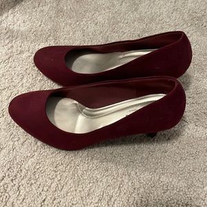 EUC Burgundy Heels